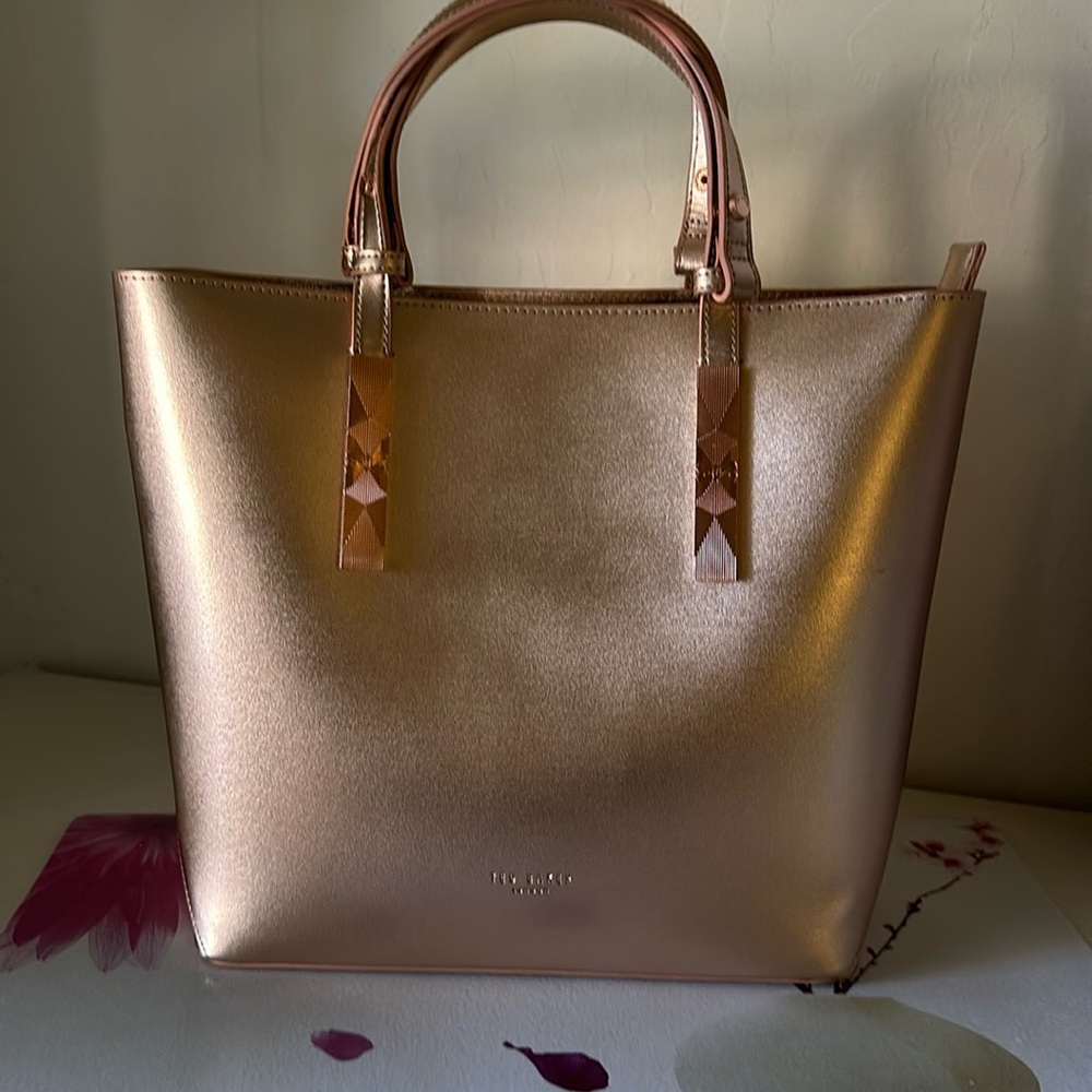NWOT Ted Baker London Rose Gold CONVERTIBLE Tote/Shoulder bag.